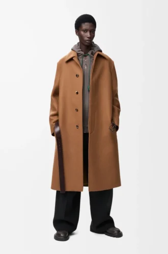 abrigo con cinturn de lana camel marrn 2 330x498 - Sudadera con capucha y cremallera de algod&oacute;n Gris oscuro