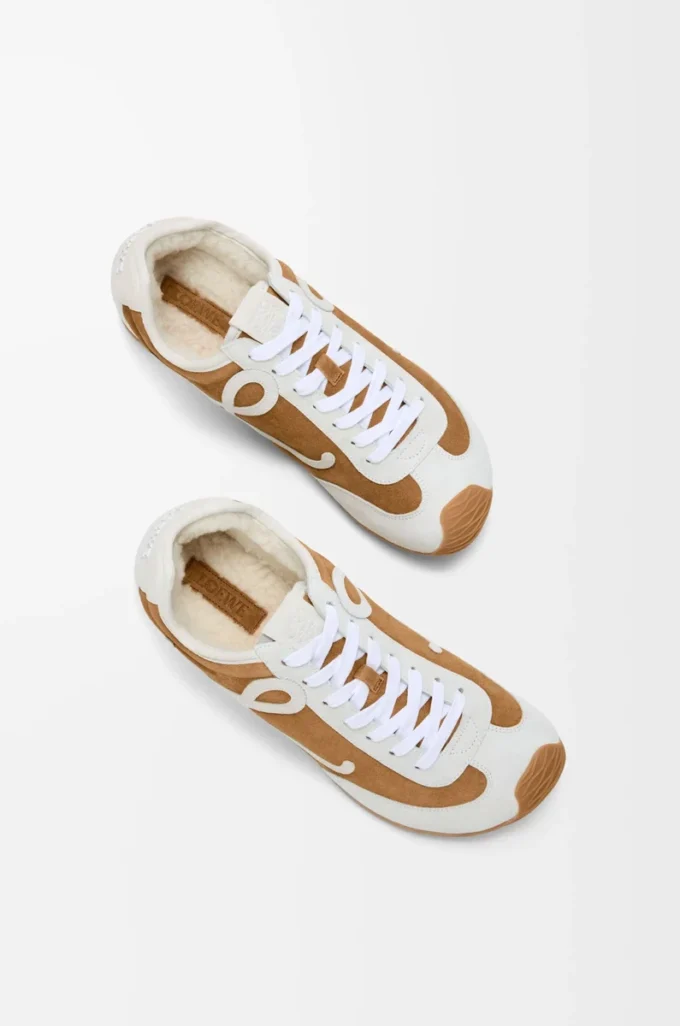 Ballet Runner 2.0 en ante y piel de oveja Tan/Blanco