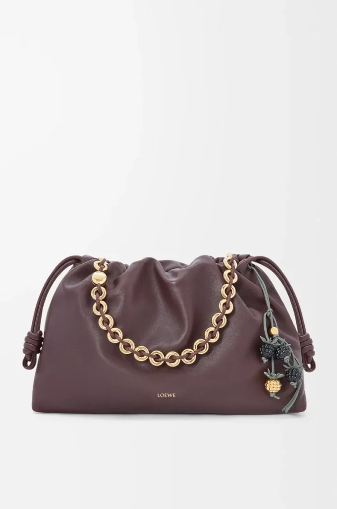 Berroza charm en piel de becerro clásica, negro/verde Berroza charm en piel de becerro clásica, negro/verde