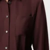 Blusa con cinturón en seda burdeos Blusa con cinturón en seda burdeos