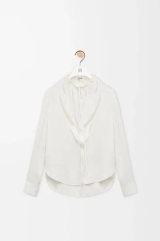 Blusa de seda blanca