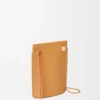 Bolsa Pebble Dice en piel de becerro clásica color Warm Desert Bolsa Pebble Dice en piel de becerro clásica color Warm Desert