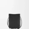 Bolsa Pebble en piel de becerro lisa color negro Bolsa Pebble en piel de becerro lisa color negro
