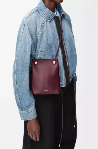 Bolsa Pebble en piel de becerro lisa Dark Burgundy