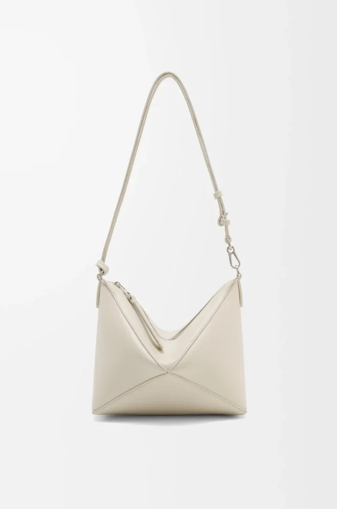 Bolsa Puzzle Fold en piel de becerro napa brillante Sea Salt Bolsa Puzzle Fold en piel de becerro napa brillante Sea Salt