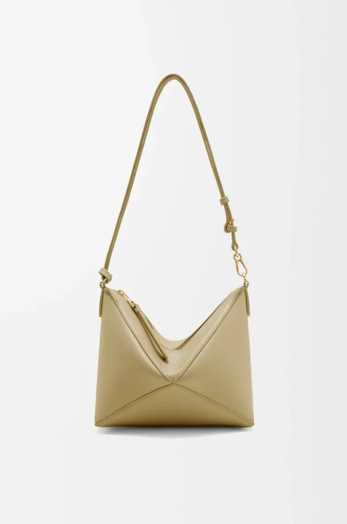 Bolsa Puzzle Fold en piel de becerro napa brillante verde arcilla Bolsa Puzzle Fold en piel de becerro napa brillante verde arcilla
