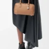 Bolso Amazona 23 en piel de becerro granulada suave color moca Bolso Amazona 23 en piel de becerro granulada suave color moca