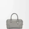 Bolso Amazona 23 en piel de becerro granulada suave gris perla Bolso Amazona 23 en piel de becerro granulada suave gris perla