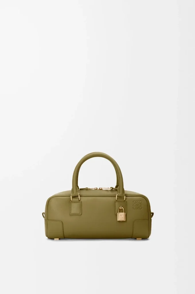 Bolso Amazona 23 recortado en piel de becerro napa Olive Bolso Amazona 23 recortado en piel de becerro napa Olive