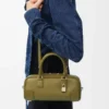 Bolso Amazona 23 recortado en piel de becerro napa Olive Bolso Amazona 23 recortado en piel de becerro napa Olive