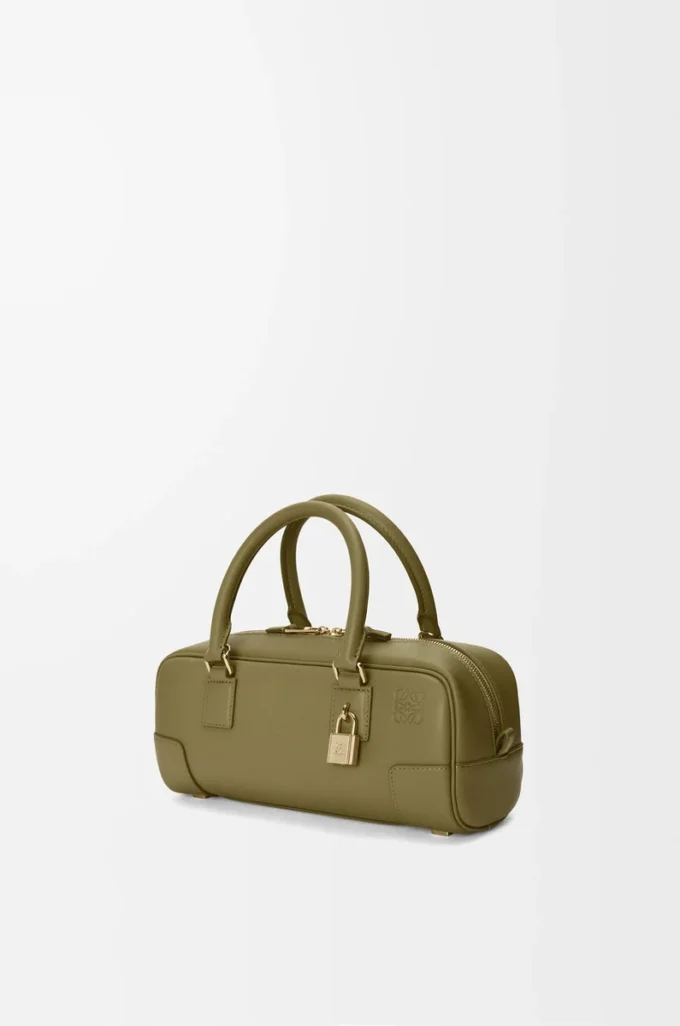 Bolso Amazona 23 recortado en piel de becerro napa Olive Bolso Amazona 23 recortado en piel de becerro napa Olive