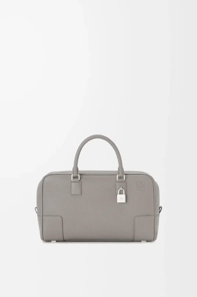 Bolso Amazona 28 en piel de becerro granulada suave gris perla Bolso Amazona 28 en piel de becerro granulada suave gris perla