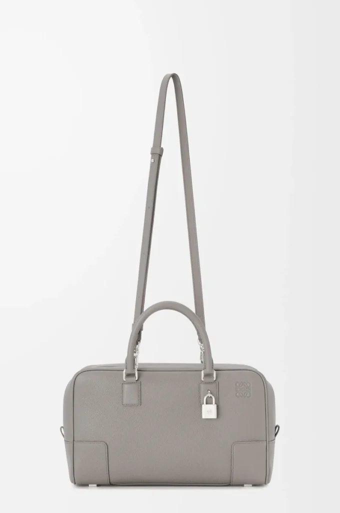 Bolso Amazona 28 en piel de becerro granulada suave gris perla Bolso Amazona 28 en piel de becerro granulada suave gris perla