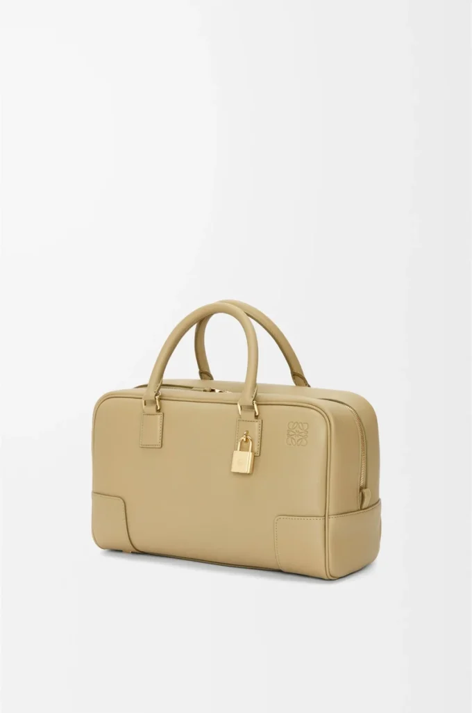 Bolso Amazona 28 en piel de becerro napa verde arcilla Bolso Amazona 28 en piel de becerro napa verde arcilla