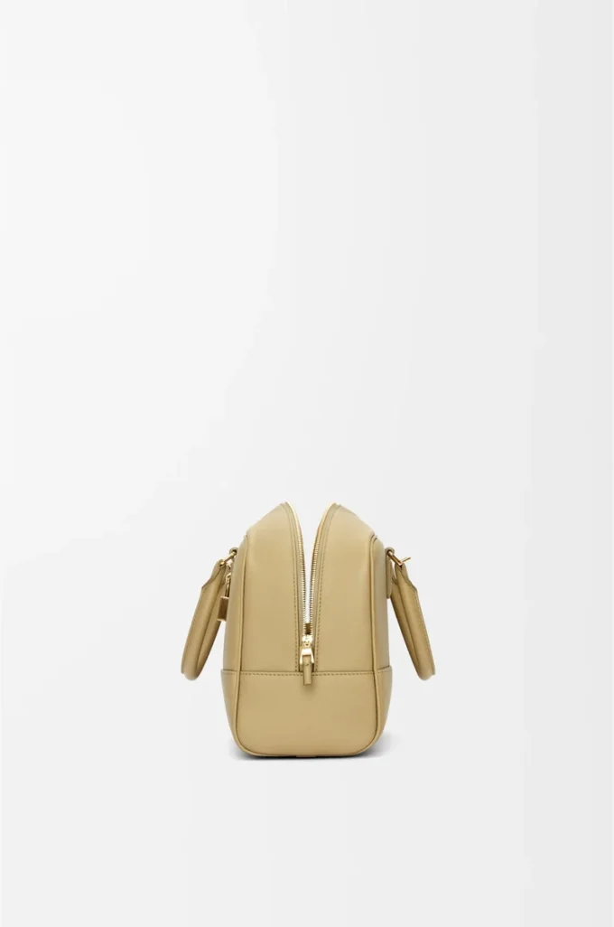 Bolso Amazona 28 en piel de becerro napa verde arcilla Bolso Amazona 28 en piel de becerro napa verde arcilla