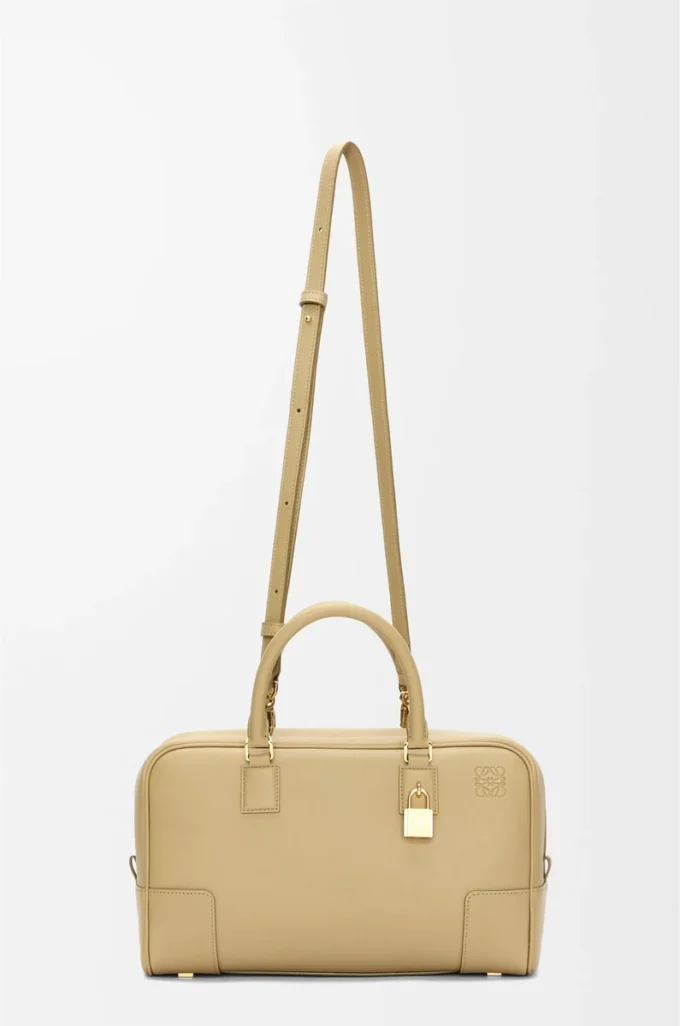 Bolso Amazona 28 en piel de becerro napa verde arcilla Bolso Amazona 28 en piel de becerro napa verde arcilla