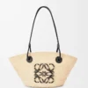 Bolso Anagram Basket pequeño en palma iraca y piel de becerro Natural/Negro Bolso Anagram Basket pequeño en palma iraca y piel de becerro Natural/Negro