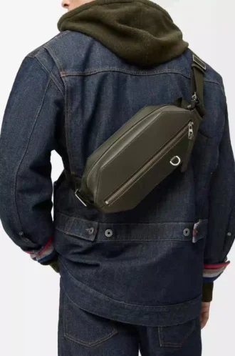 Bolso bandolera convertible en piel de becerro clásica color caqui oscuro
