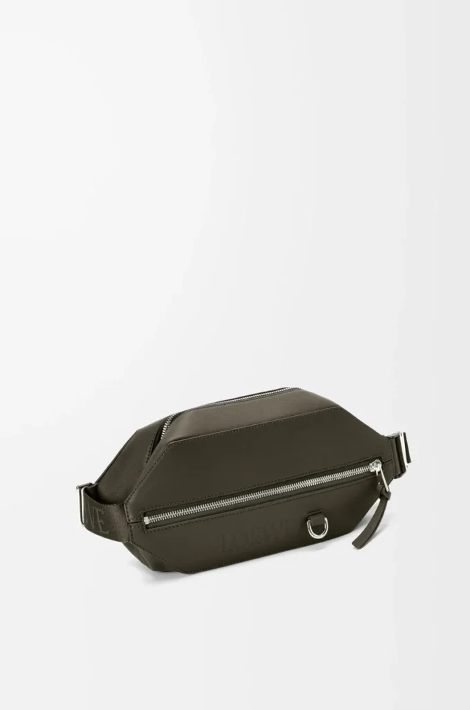 Bolso bandolera convertible en piel de becerro clásica color caqui oscuro