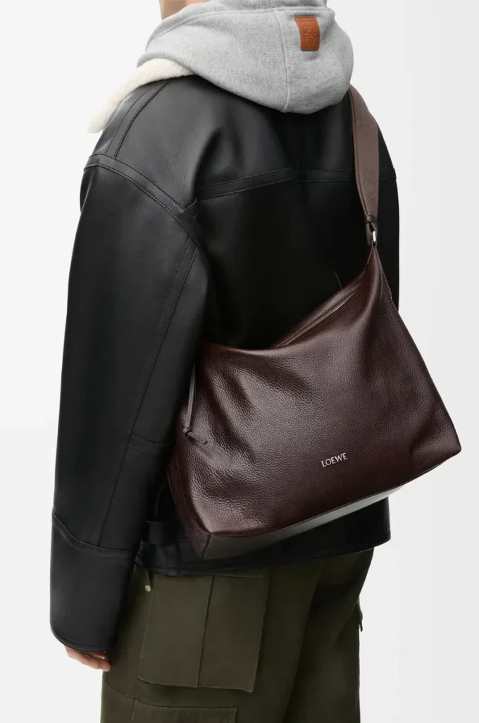Bolso bandolera Cubi en piel de becerro granulada flexible Oxblood