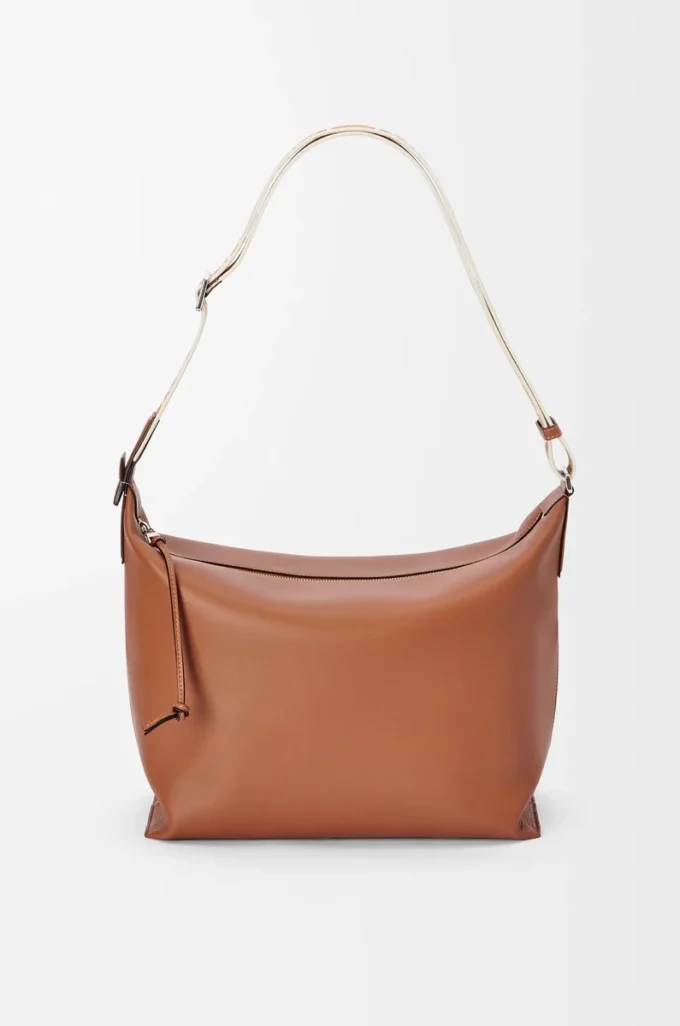 Bolso bandolera Cubi en piel de becerro suave y flexible y jacquard marrón claro Bolso bandolera Cubi en piel de becerro suave y flexible y jacquard marrón claro