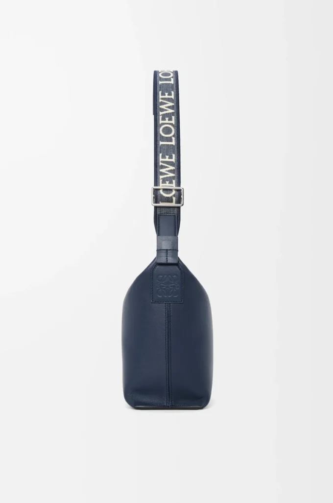 Bolso bandolera Cubi pequeño en piel de becerro suave y flexible y jacquard Deep Navy