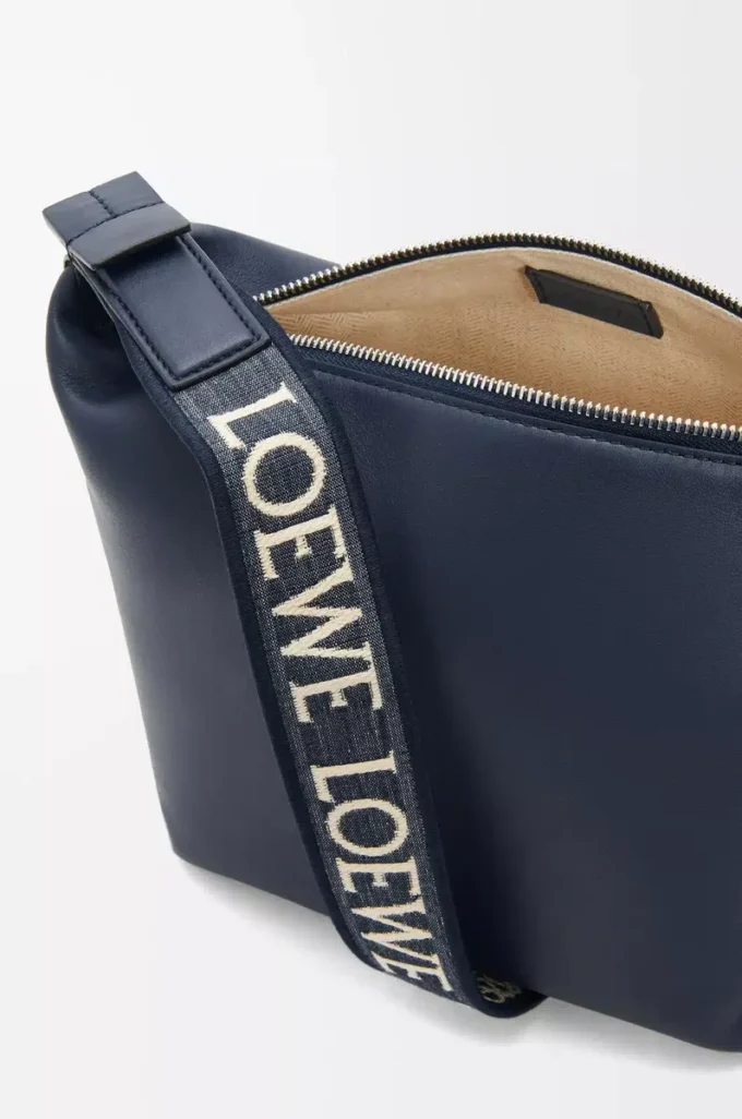 Bolso bandolera Cubi pequeño en piel de becerro suave y flexible y jacquard Deep Navy