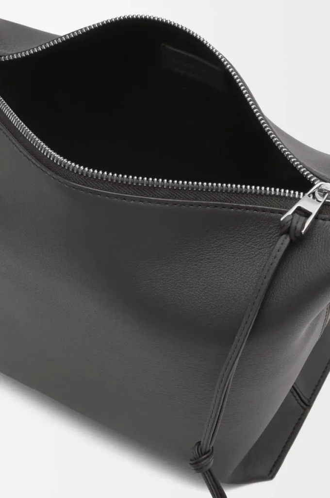 Bolso bandolera Cubi pequeño en piel de becerro suave y flexible y jacquard gris oscuro