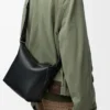 Bolso bandolera Cubi pequeño en piel de becerro suave y flexible y jacquard negro