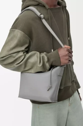Bolso bandolera Cubi pequeño en piel de becerro suave y jacquard gris asfalto