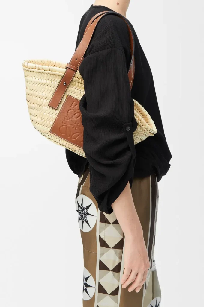 Bolso Basket pequeño en hoja de palma y piel de becerro Natural/Marrón claro Bolso Basket pequeño en hoja de palma y piel de becerro Natural/Marrón claro