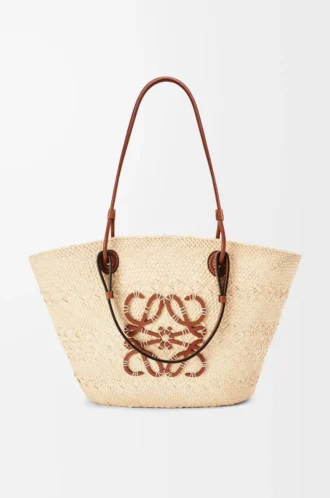 Bolso cesta Anagram mediano en palma iraca y piel de becerro Natural/Tostado