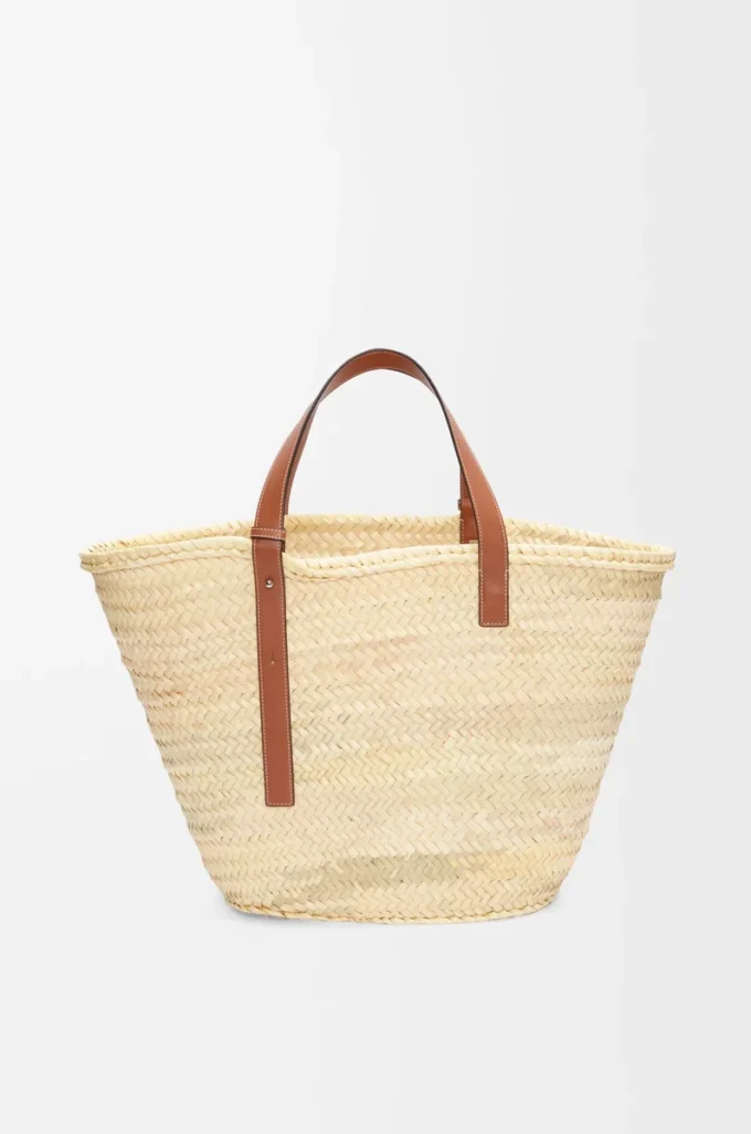Bolso Classic Basket grande en hoja de palma y piel de becerro Natural/Tan Bolso Classic Basket grande en hoja de palma y piel de becerro Natural/Tan