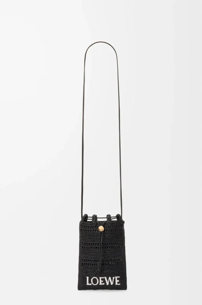 Bolso con cordón en rafia negro Bolso con cordón en rafia negro
