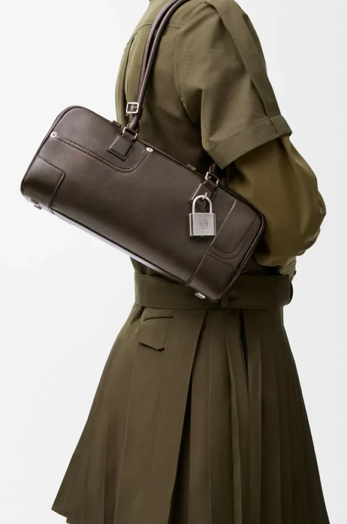 Bolso corto Panta Amazona 31 en piel de becerro brillante Vintage Brown