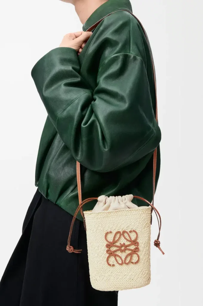 Bolso cuadrado en palma iraca y piel de becerro Natural/Tan