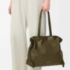 Bolso de mano Flamenco grande en piel de becerro napa Dark Khaki