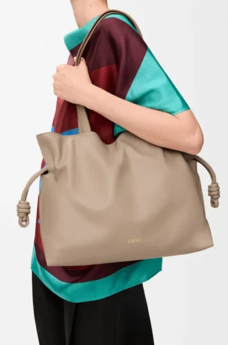 Bolso de mano Flamenco grande en piel de becerro napa Sand