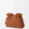 Bolso de mano Flamenco grande en piel de becerro napa Squirrel Bolso de mano Flamenco grande en piel de becerro napa Squirrel