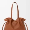 Bolso de mano Flamenco grande en piel de becerro napa Squirrel Bolso de mano Flamenco grande en piel de becerro napa Squirrel