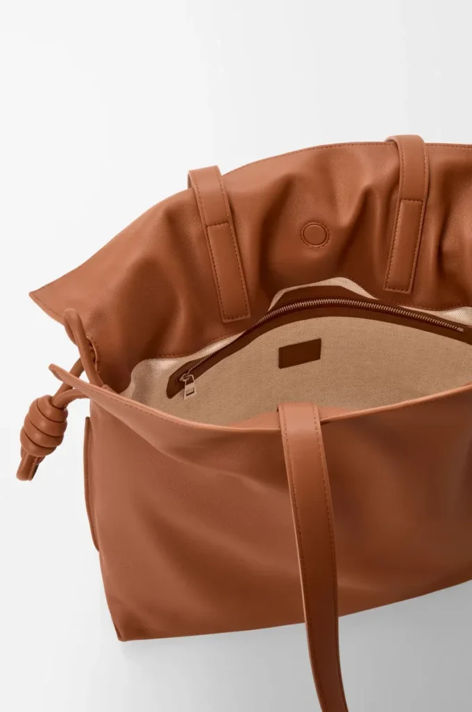 Bolso de mano Flamenco grande en piel de becerro napa Squirrel Bolso de mano Flamenco grande en piel de becerro napa Squirrel