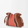 Bolso de mano Flamenco Landscape mediano en piel de becerro napa Pecan/Parrot Pink