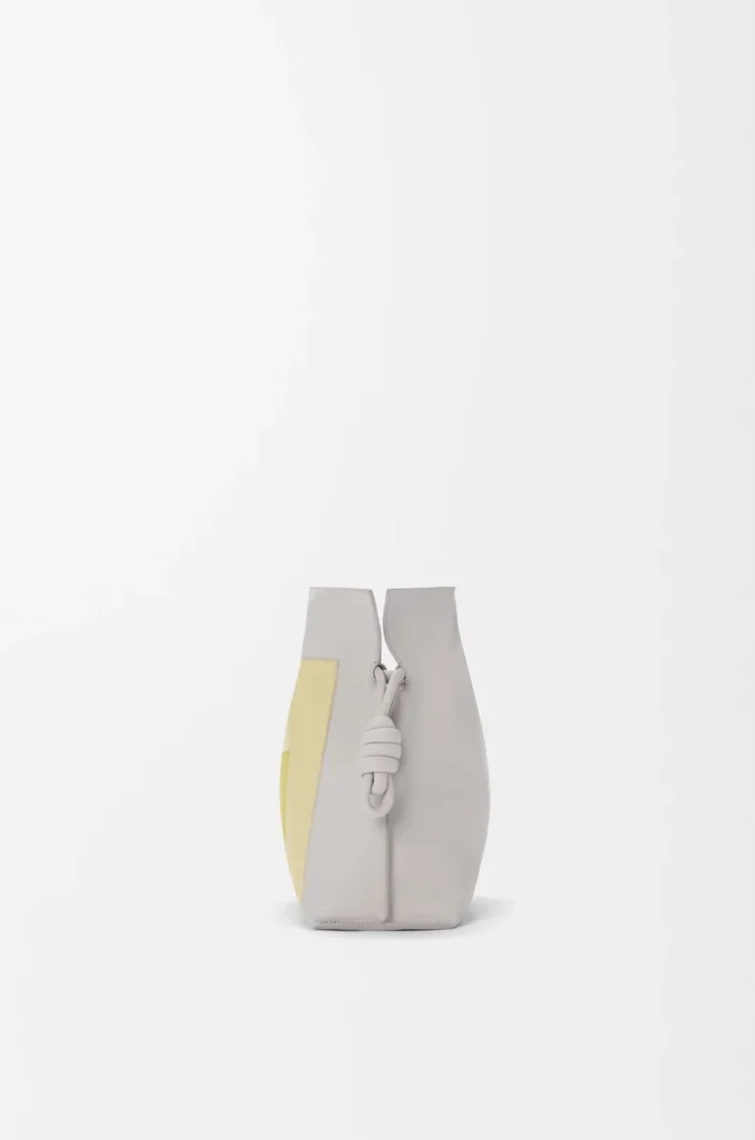 Bolso de mano Flamenco mediano en piel de becerro napa Gris pálido/Citrino claro