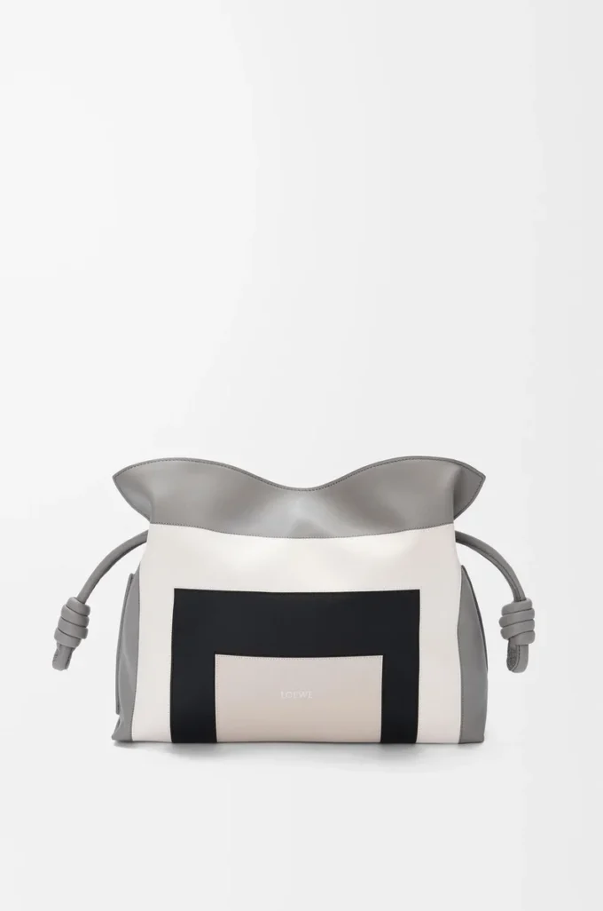 Bolso de mano Flamenco mediano en piel de becerro napa gris/rosa claro Bolso de mano Flamenco mediano en piel de becerro napa gris/rosa claro