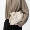 Bolso de mano Flamenco mediano en piel de becerro napa Sea Salt