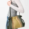 Bolso de mano Flamenco mediano Landscape en piel de becerro napa Bottle Green/Ochre Bolso de mano Flamenco mediano Landscape en piel de becerro napa Bottle Green/Ochre