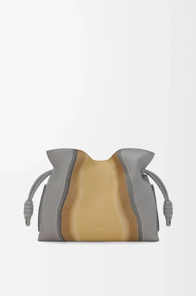 Bolso de mano Flamenco mediano Landscape en piel de becerro napa Sparkling Grey/Butter