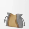 Bolso de mano Flamenco mediano Landscape en piel de becerro napa Sparkling Grey/Butter