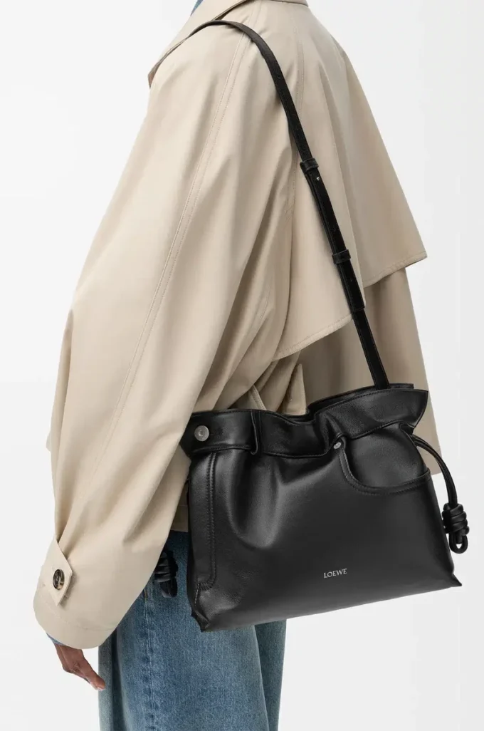 Bolso de mano Flamenco mediano Panta en piel de becerro brillante Negro Bolso de mano Flamenco mediano Panta en piel de becerro brillante Negro