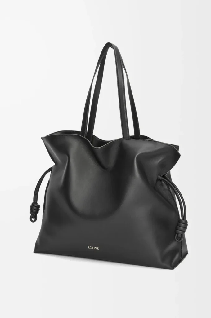 Bolso de mano XL Flamenco en piel de becerro napa negra